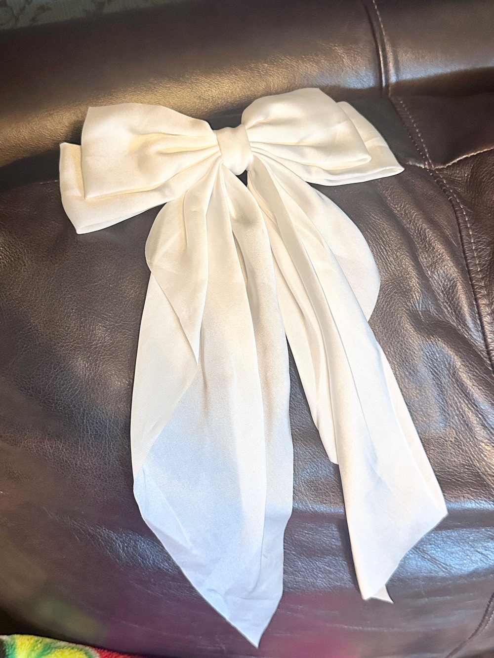 White Bow Hair Clip - Women's Accessory